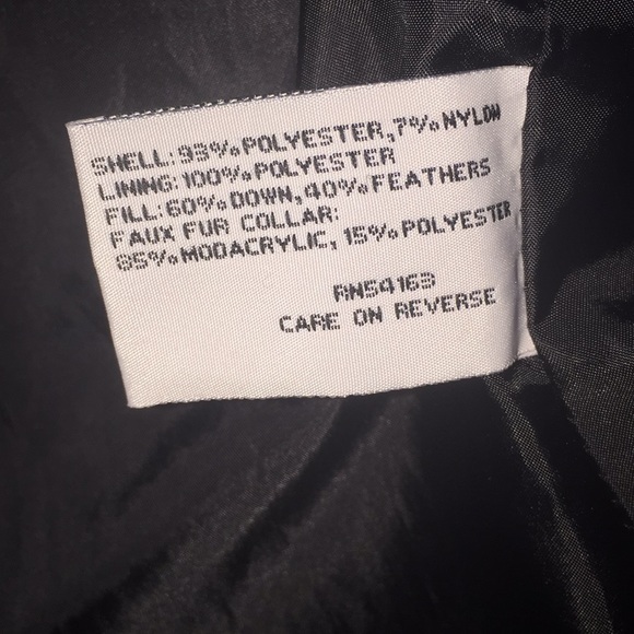 Kenneth Cole With removable Faux Fur Collar - Picture 8 of 8